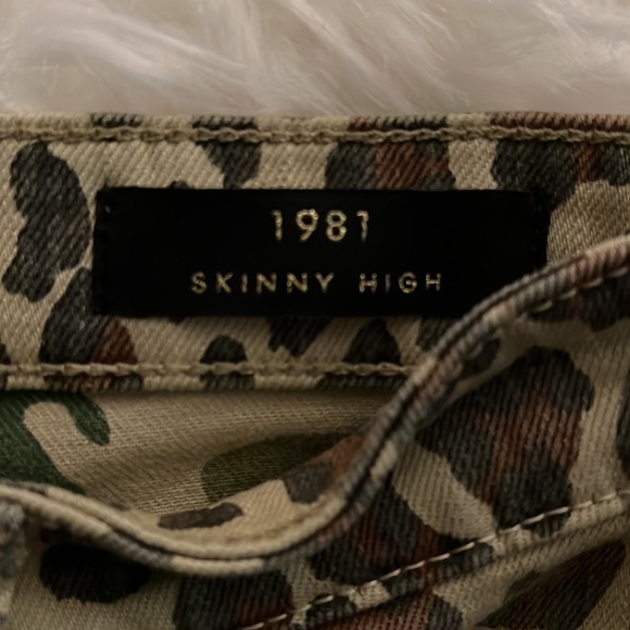 Guess Jeans Los Angeles Leopard Skinny Jeans - Picture 5 of 6